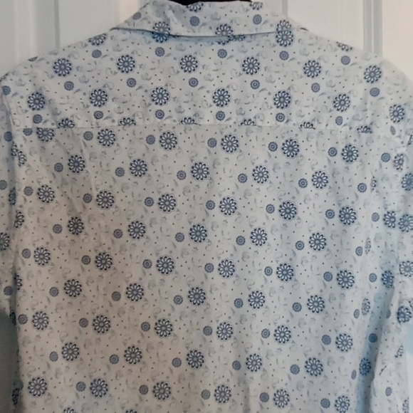 Men's White and Blue Patterned Casual Shirt - Picture 5 of 6
